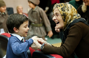 Primary Schools Students will Meet with the Elderly Every Month