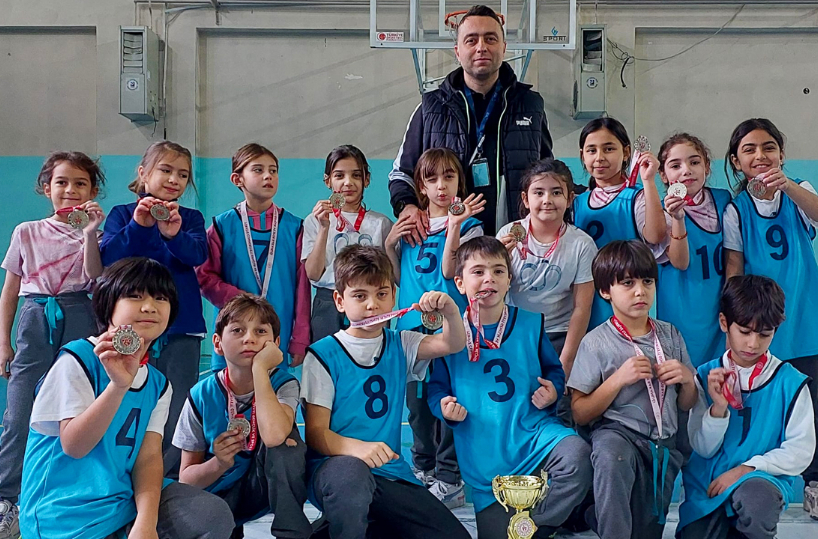 Celebrating Success in Traditional Kids Games